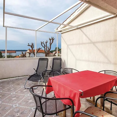 Apartment Beautiful Apartment In Banjol With Wifi *