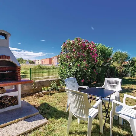 Beautiful Apartment In Banjol With Wifi