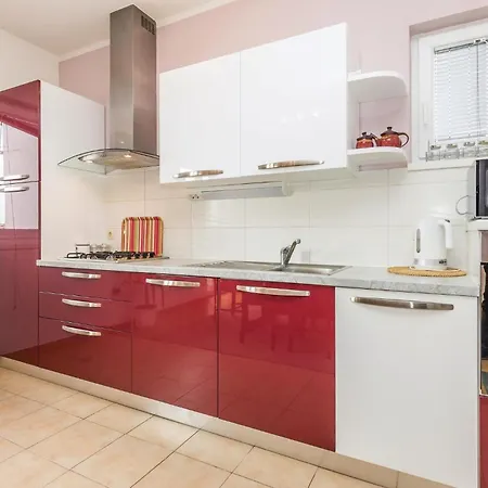 Apartment Beautiful Apartment In Banjol With Wifi *