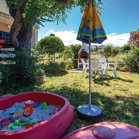 Beautiful Apartment In Banjol With Wifi Banjol
