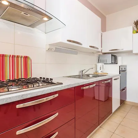 Beautiful Apartment In Banjol With Wifi